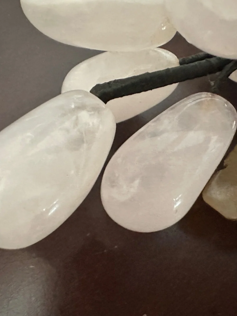VTG MCM Creamy White Banded Onyx Stone Grape Cluster w/Carved Green Leaf W wibuy